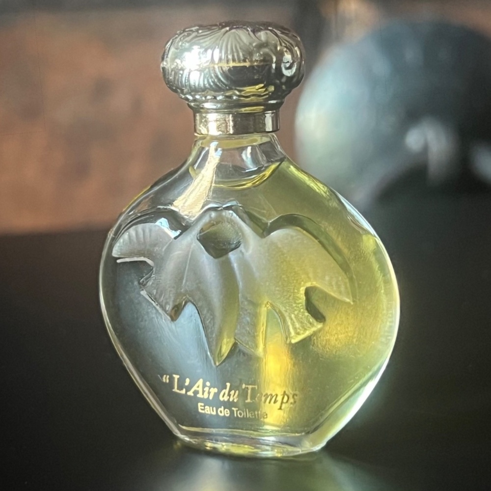 NEW NINA RICCI L'AIR DU TEMPS Eau de Toilette MINI BOTTLE~Two Doves~6 ml/.20 oz